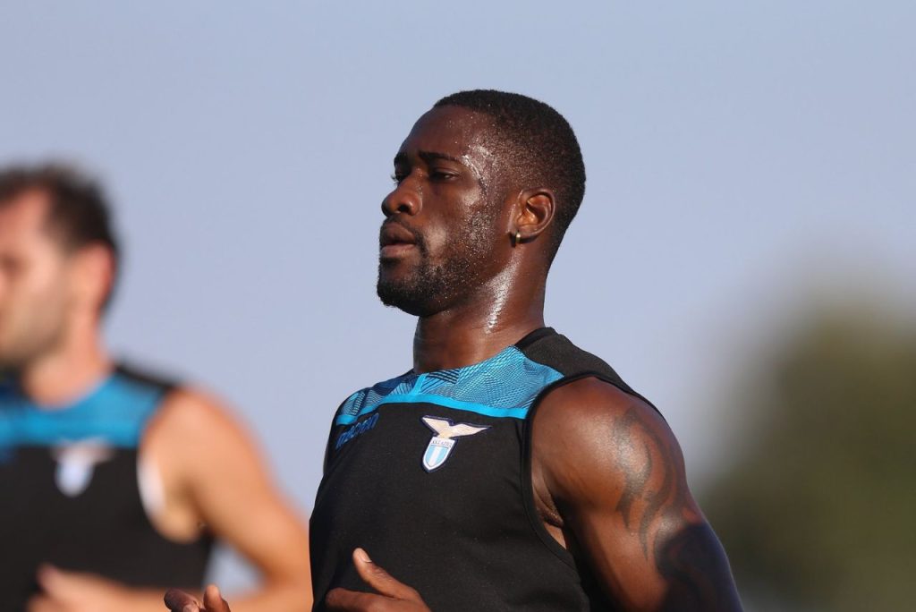 Zagueiro Bastos em treino da Lazio