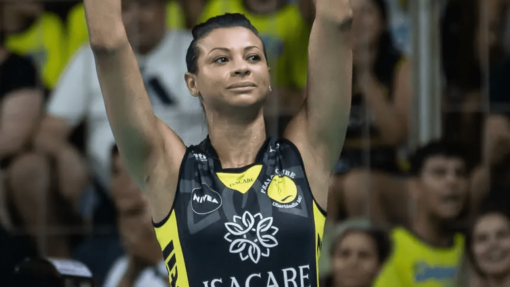 Central Walewska em jogo de despedida no Praia Clube