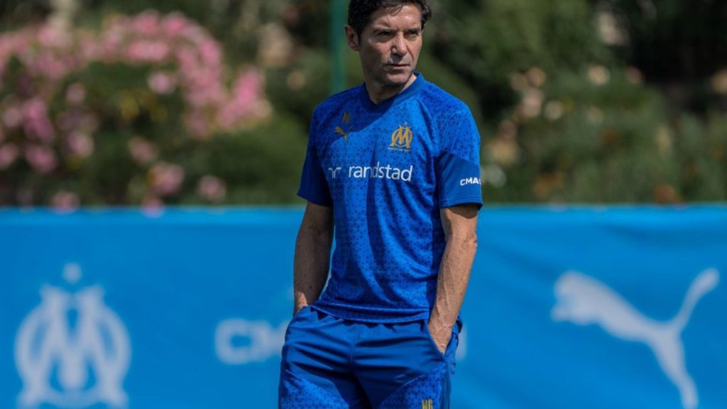 Treinador Marcelino em treino do Olympique de Marseille