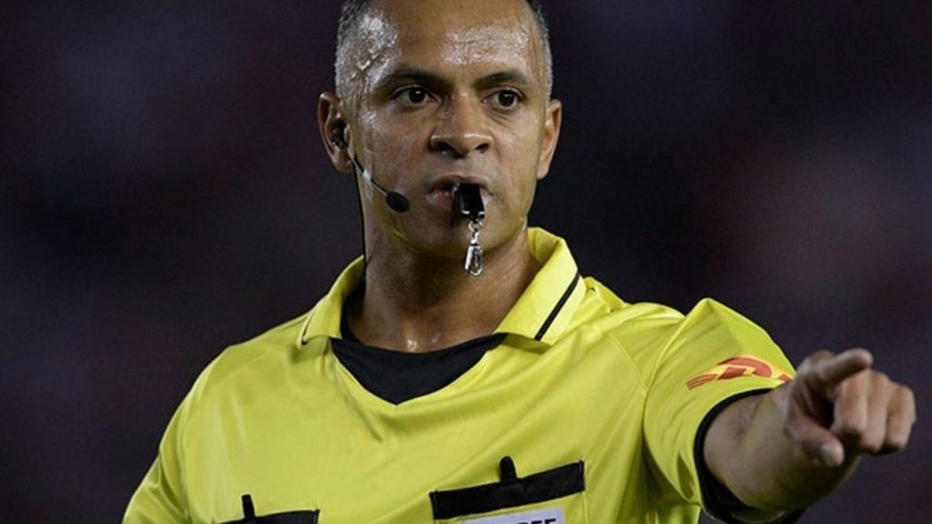 Árbitro Wilton Pereira Sampaio em jogo da Libertadores