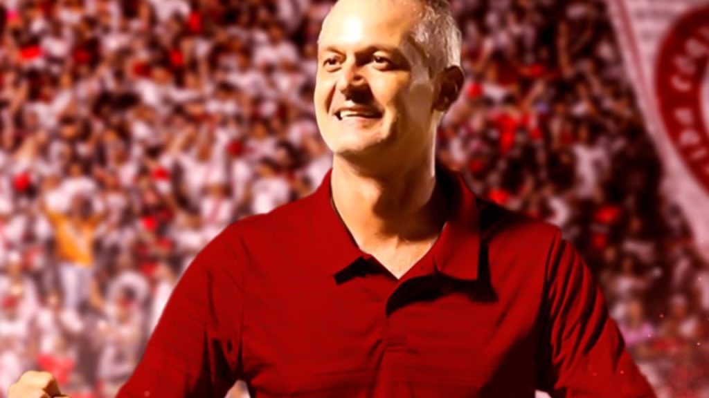 Arte de anúncio do treinador Lisca no Vila Nova