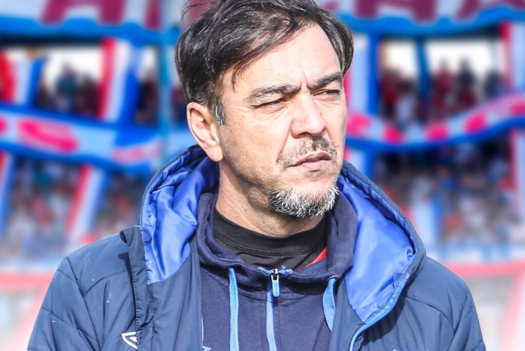 Treinador Álvaro Recoba, do Nacional de Montevidéu