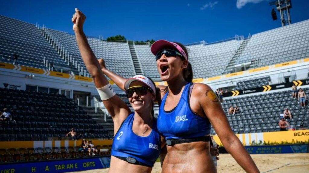 Duda e Ana Patrícia em jogo do Mundial de Vôlei de Praia