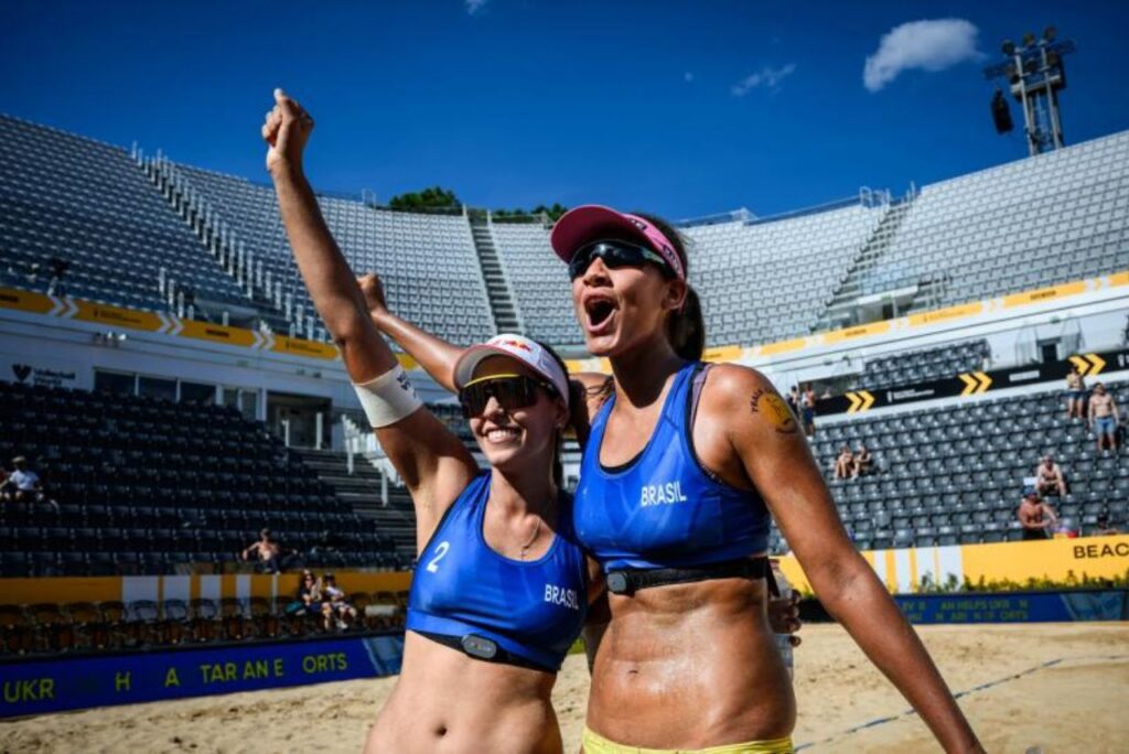 Duda e Ana Patrícia em jogo do Mundial de Vôlei de Praia