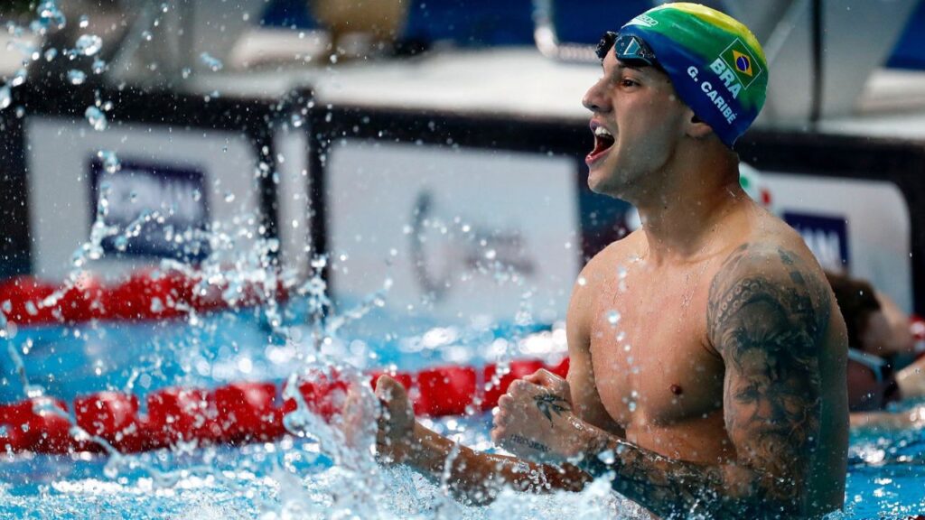 Nadador Guilherme Caribé comemora ouro no Pan-Americano Santiago 2023