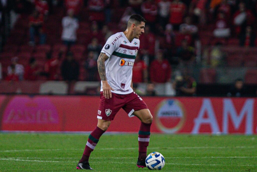 Nino tem lesão no joelho e é dúvida no Fluminense para final da Libertadores