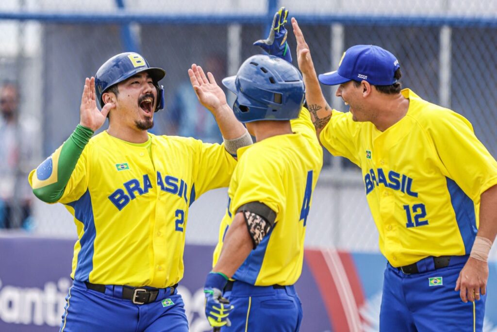 Seleção Brasileira de Beisebol em jogo contra a Colômbia nos Jogos Pan-Americano Santiago 2023