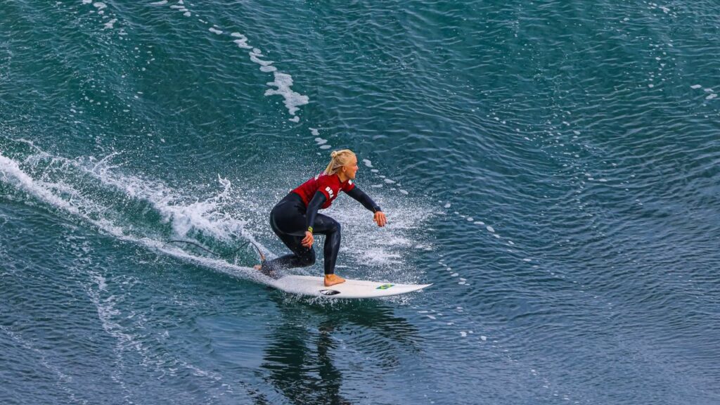 Surfista Tatiana Weston Webb em prova do Pan-Americano Santiago 2023