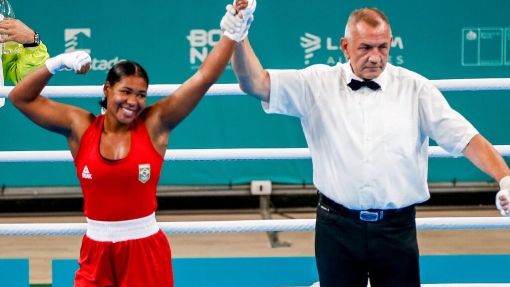 Pugilista Viviane Pereira em luta do boxe no Pan-Americano 2023