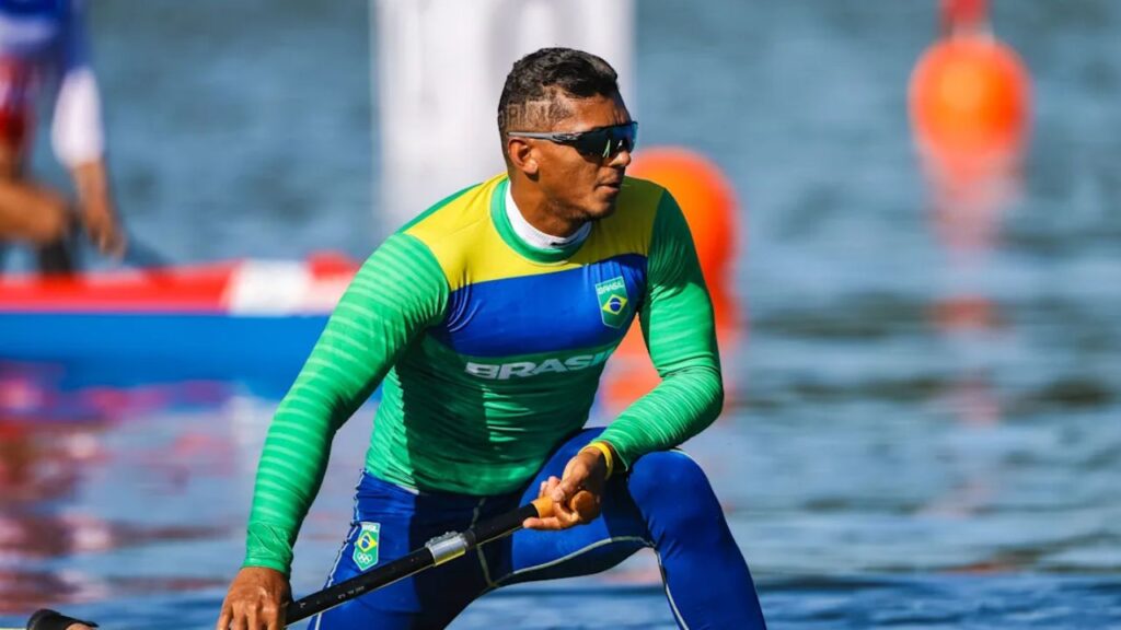 Isaquias Queiroz em prova da canoagem no Pan-Americano Santiago 2023