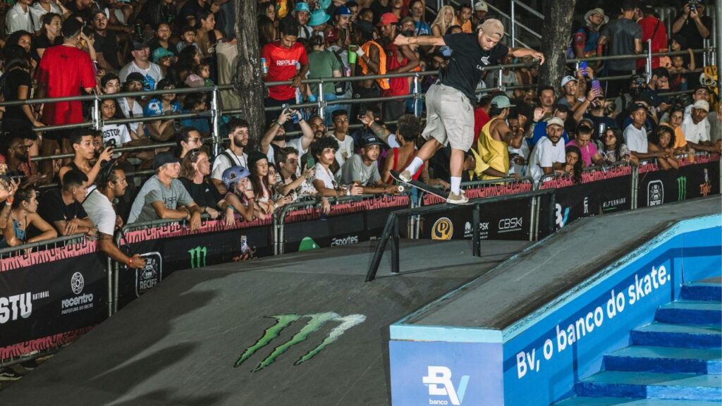Skatista Lucas Rabelo em prova do skate street no STU Recife 2023