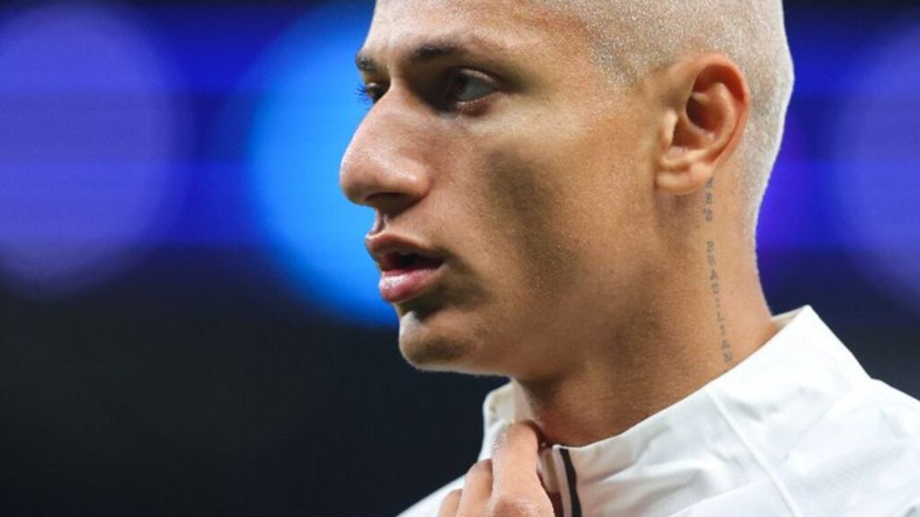 Atacante Richarlison em jogo do Tottenham em 2023