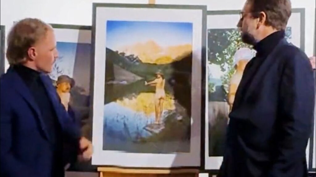 Valtteri Bottas e Paul Ripke em lançamento do calendário Bottass 2024