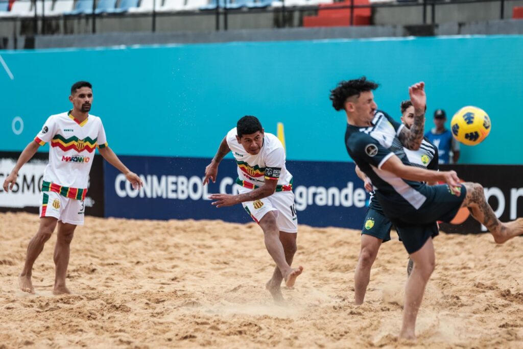 Datinha em jogo Sampaio Corrêa x Sportivo Cerrito na Libertadores de Beach Soccer