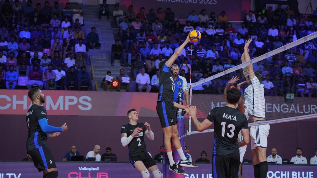 Ataque turco no jogo Sada Cruzeiro x Halkbank Kulübü no Mundial de Clubes de Vôlei