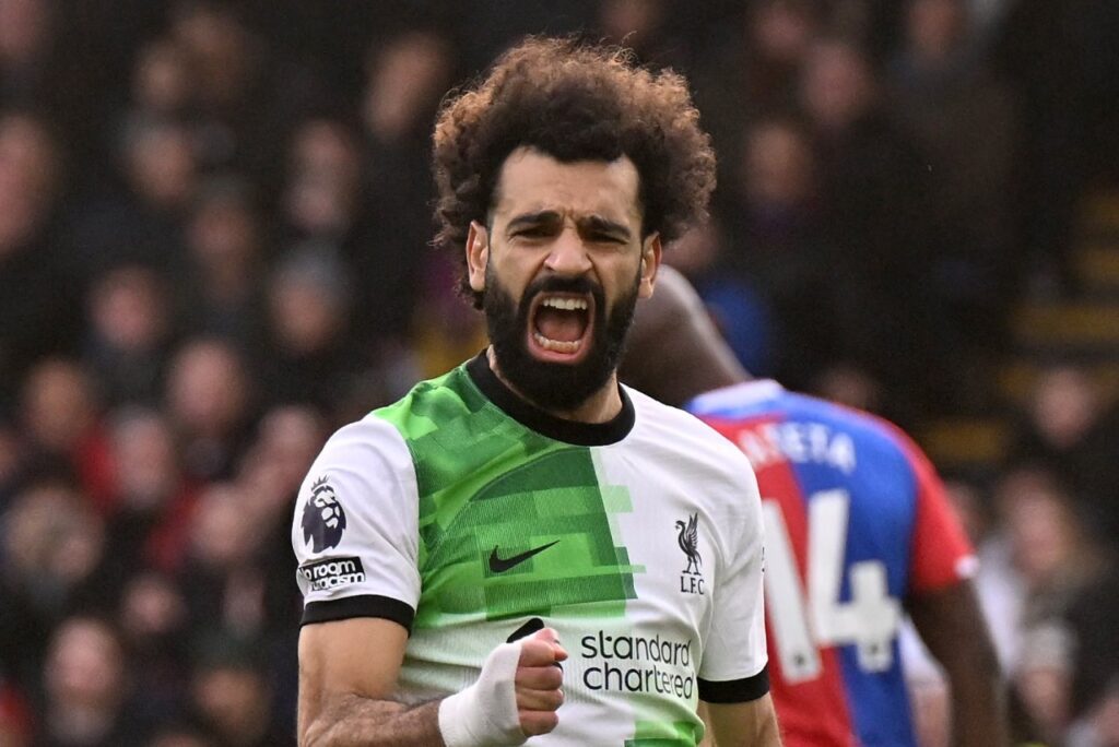 De virada, Liverpool bate o Crystal Palace e assume liderança provisória da Premier League - Salah, atacante do Liverpool