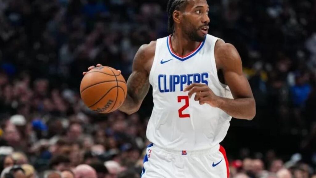 Kawhi Leonard renova com o Clippers